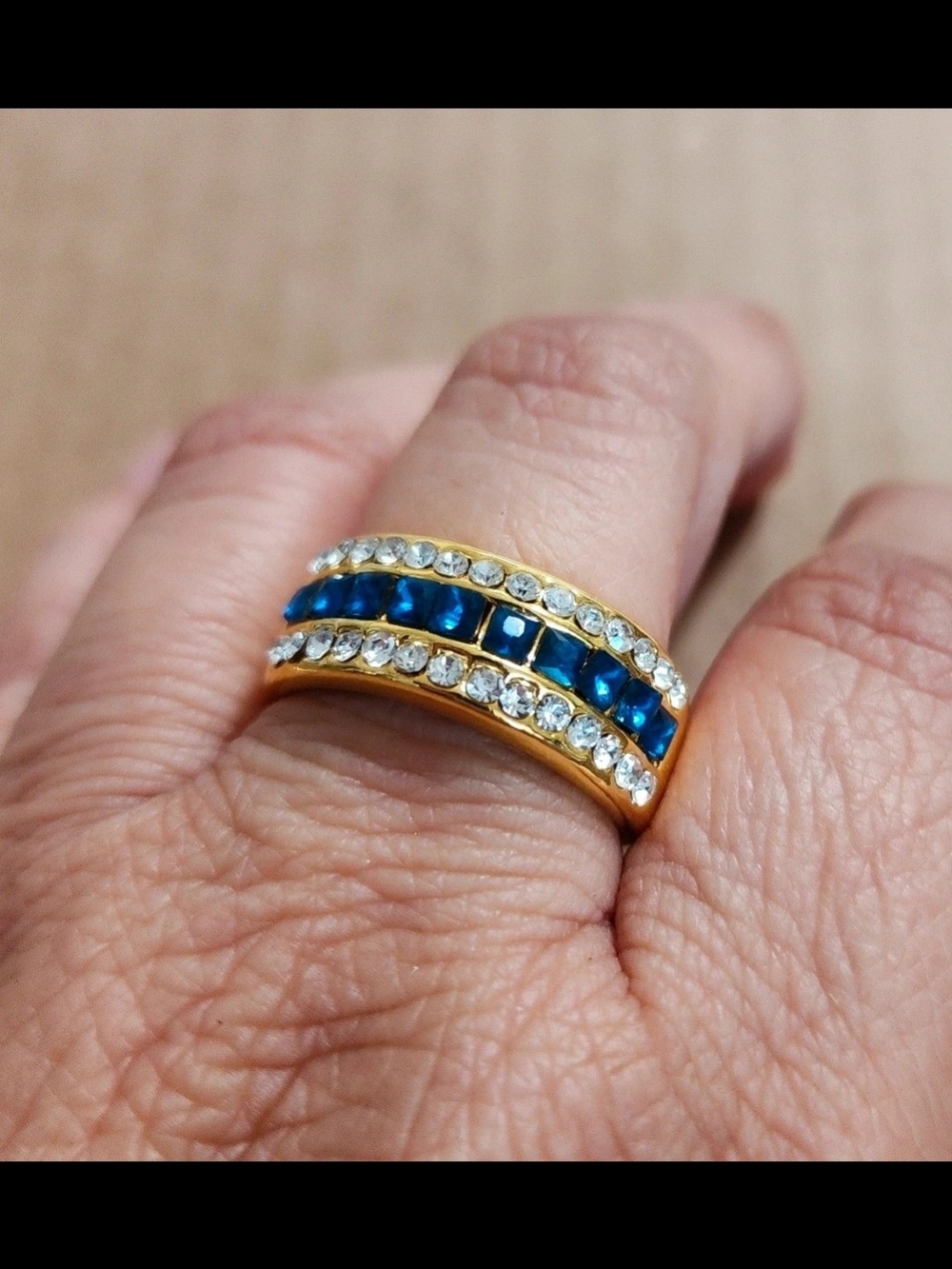 Unisex Men Or Woman Blue Rhinestone Gold Tone Ring Size 10.5 Statement Band